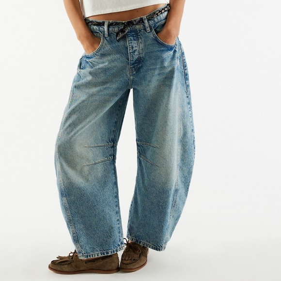 Free People We the Free Good Luck Mid Rise Barrel Ultra Light Beam Jeans - Picture 3 of 6